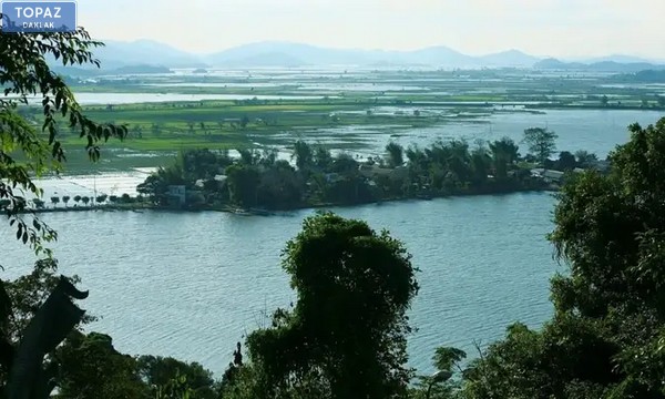 Khung cảnh tại hồ nước ngọt tự nhiên lớn thứ hai Việt Nam